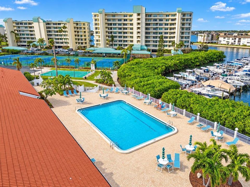 En Venta: $599,000 (2 camas, 2 baños, 1145 Pies cuadrados)