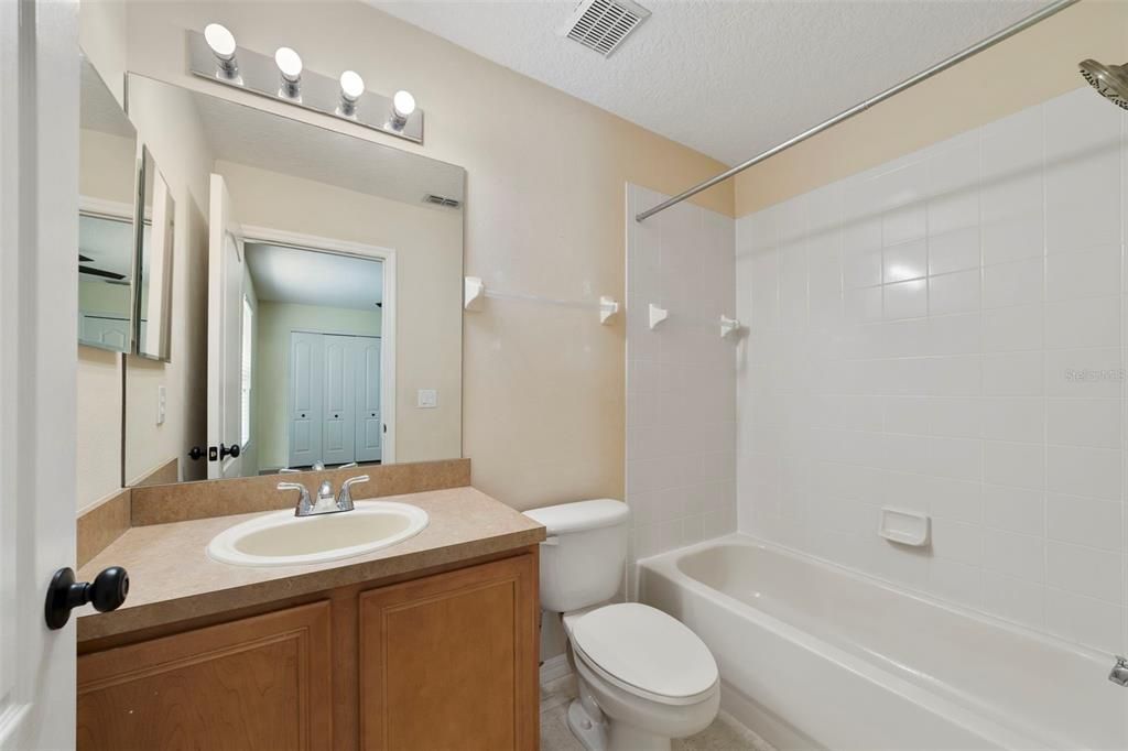En Venta: $599,000 (4 camas, 3 baños, 3355 Pies cuadrados)