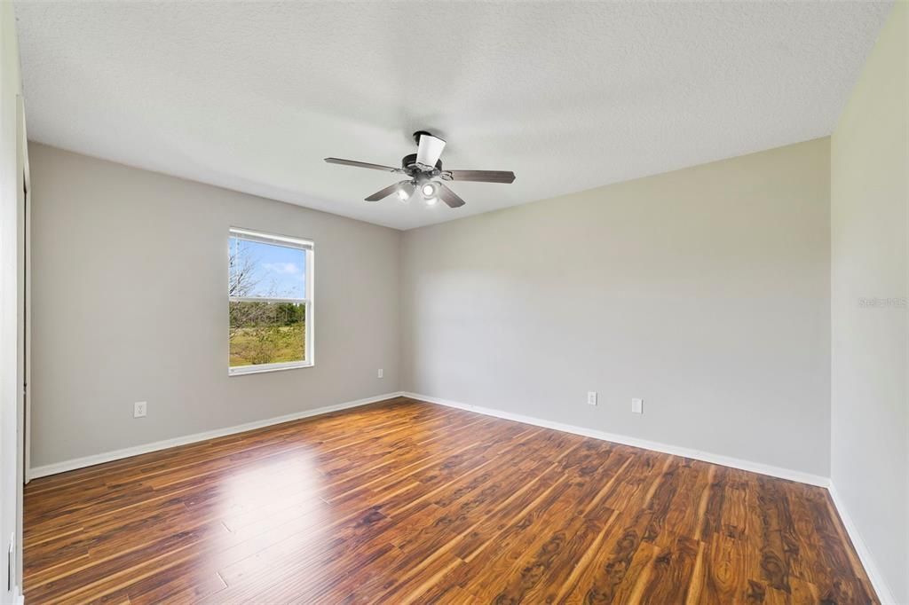 En Venta: $599,000 (4 camas, 3 baños, 3355 Pies cuadrados)