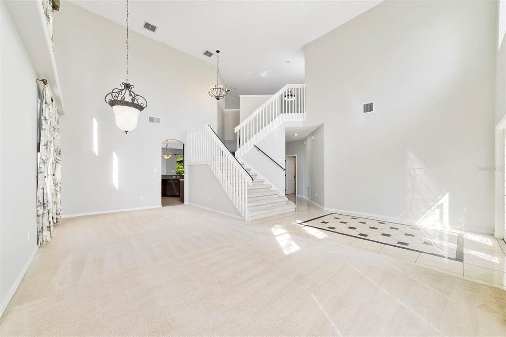 En Venta: $599,000 (4 camas, 3 baños, 3355 Pies cuadrados)