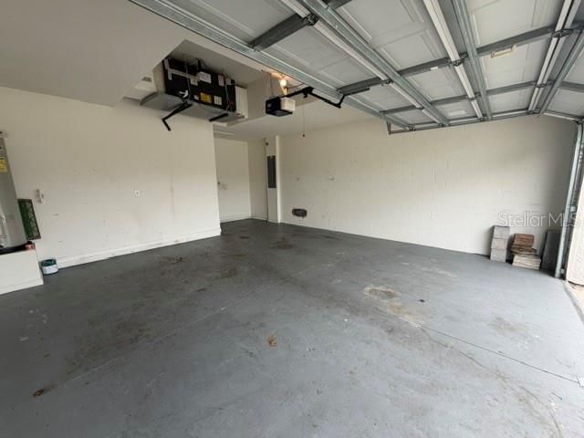 For Rent: $2,000 (3 beds, 2 baths, 1979 Square Feet)