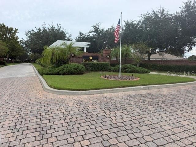 For Rent: $2,000 (3 beds, 2 baths, 1979 Square Feet)