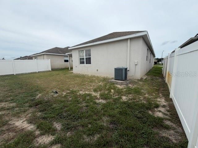 For Rent: $2,000 (3 beds, 2 baths, 1979 Square Feet)
