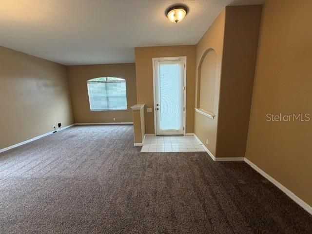 For Rent: $2,000 (3 beds, 2 baths, 1979 Square Feet)
