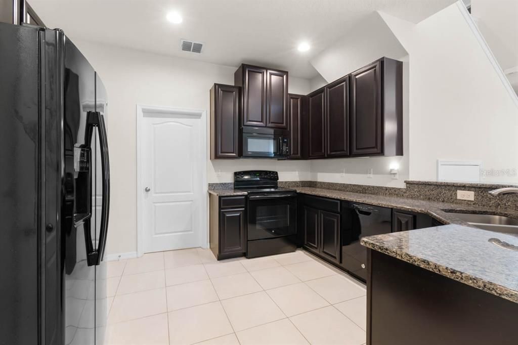 For Sale: $290,000 (3 beds, 2 baths, 1860 Square Feet)