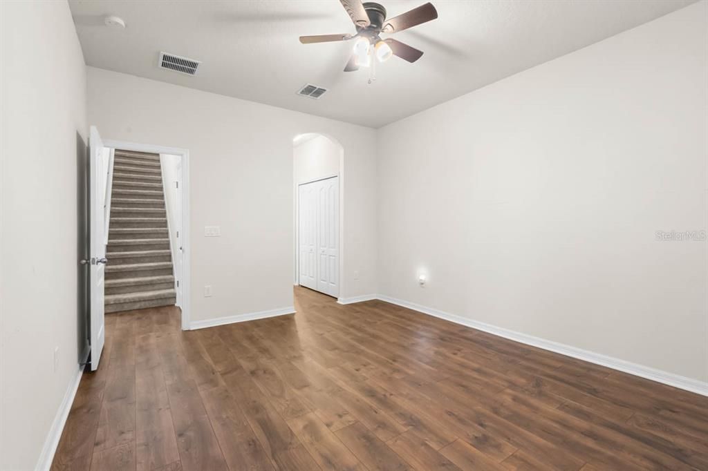 For Sale: $290,000 (3 beds, 2 baths, 1860 Square Feet)