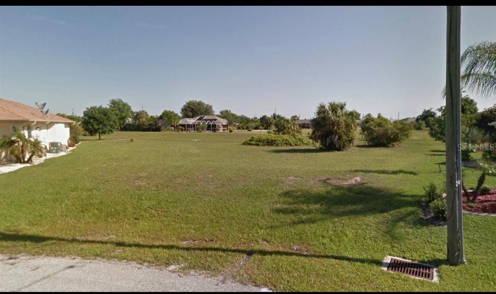 На продажу: $42,000 (0.25 acres)