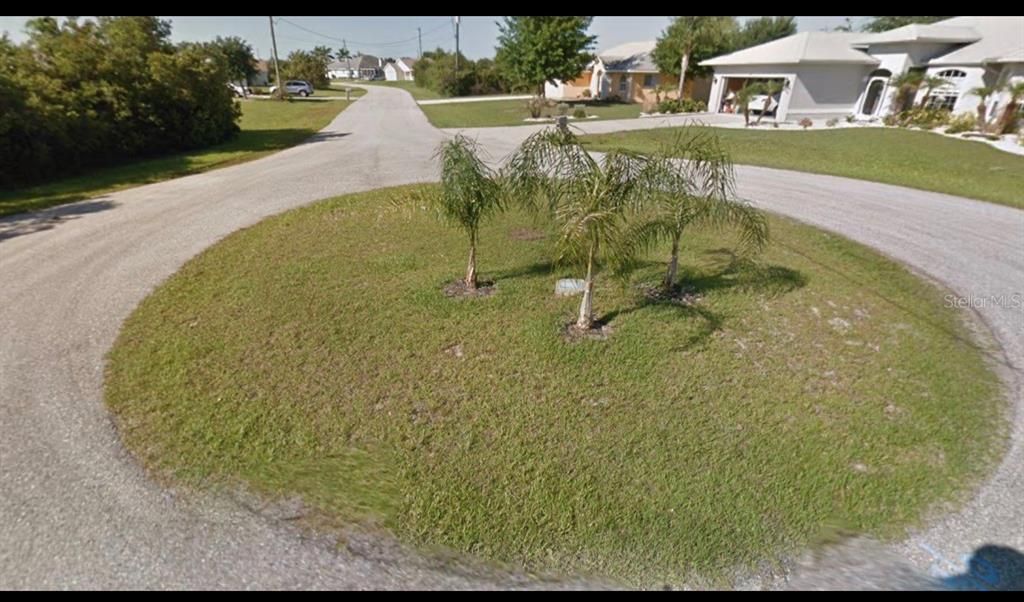 На продажу: $42,000 (0.25 acres)
