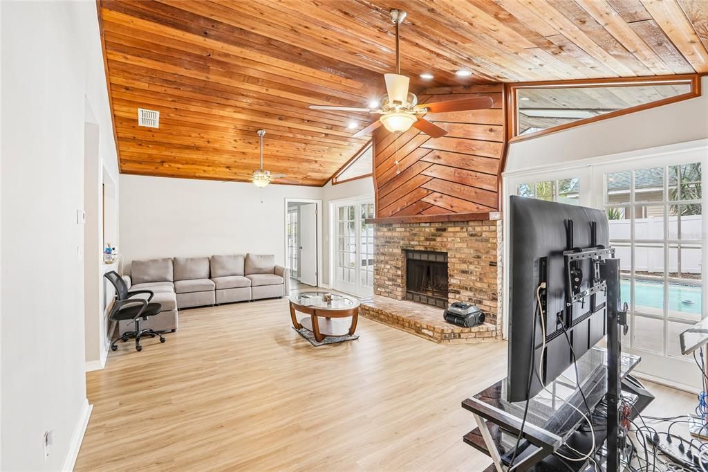 En Venta: $599,900 (3 camas, 2 baños, 1722 Pies cuadrados)