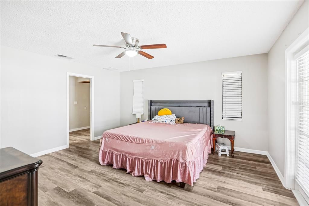 En Venta: $599,900 (3 camas, 2 baños, 1722 Pies cuadrados)