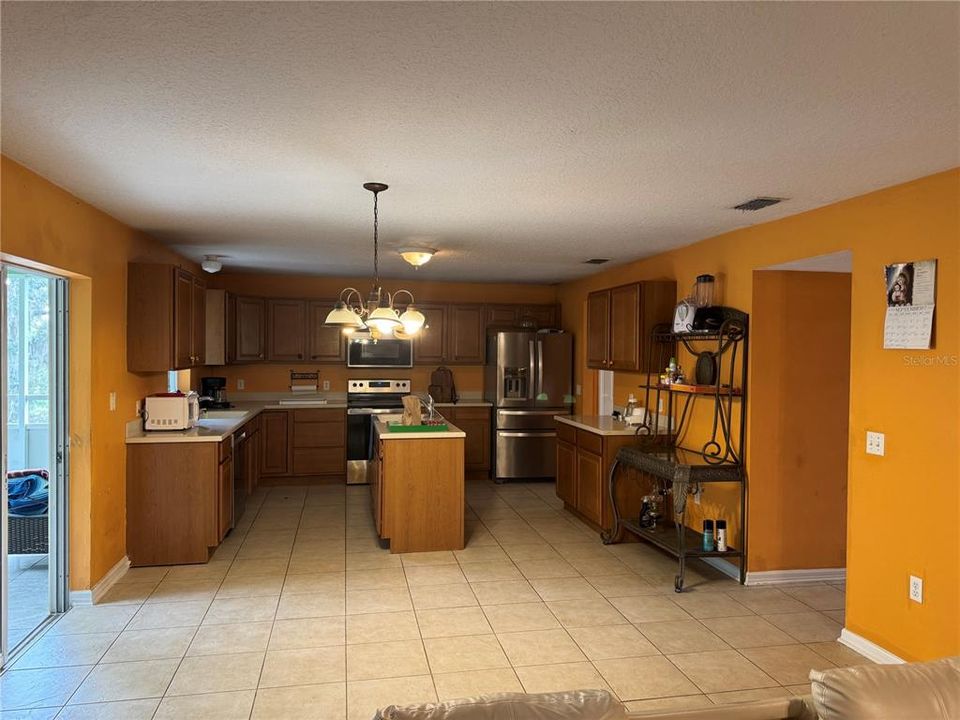 For Sale: $350,000 (4 beds, 3 baths, 2296 Square Feet)