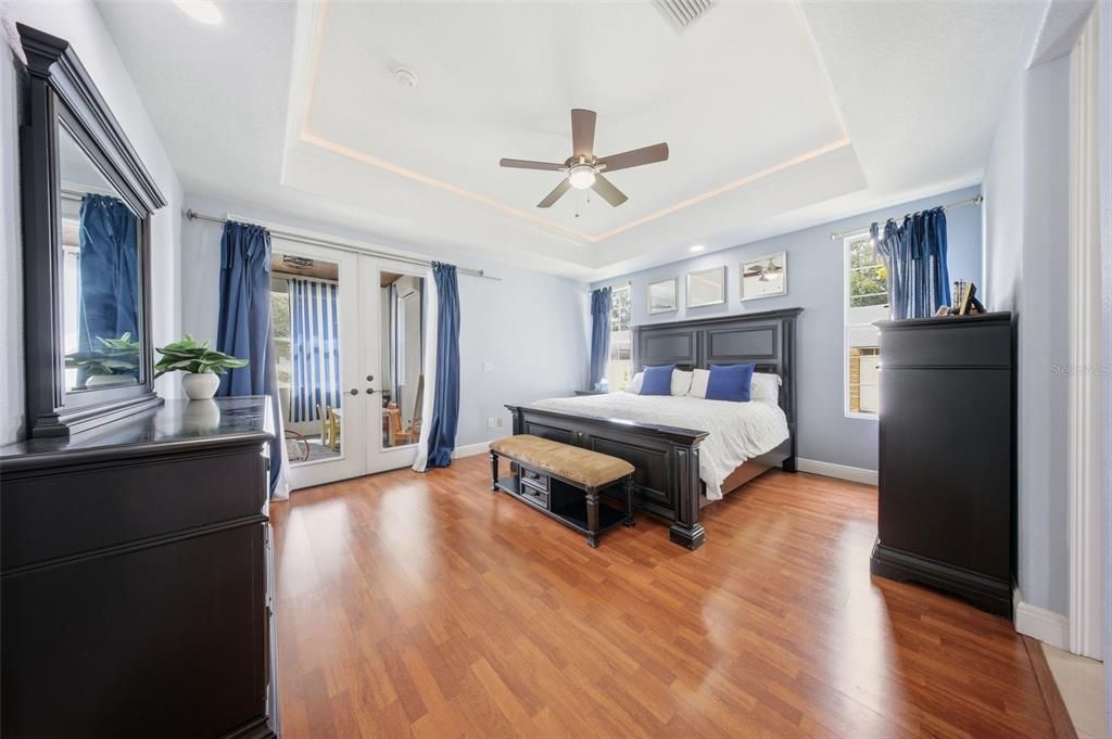 En Venta: $1,150,000 (4 camas, 3 baños, 3262 Pies cuadrados)