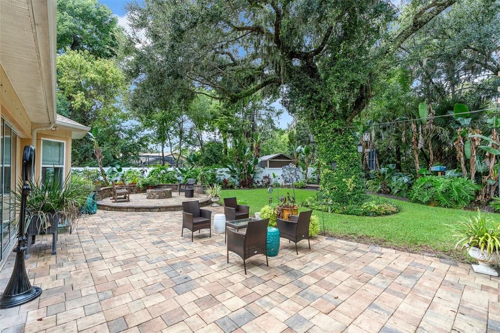 En Venta: $650,000 (4 camas, 3 baños, 3550 Pies cuadrados)