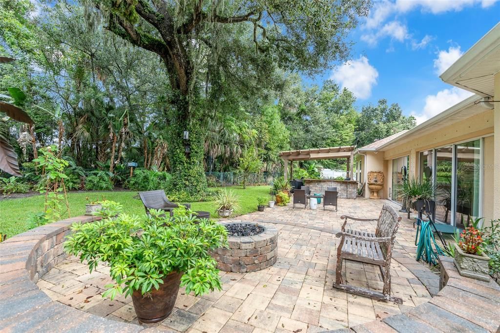 En Venta: $650,000 (4 camas, 3 baños, 3550 Pies cuadrados)