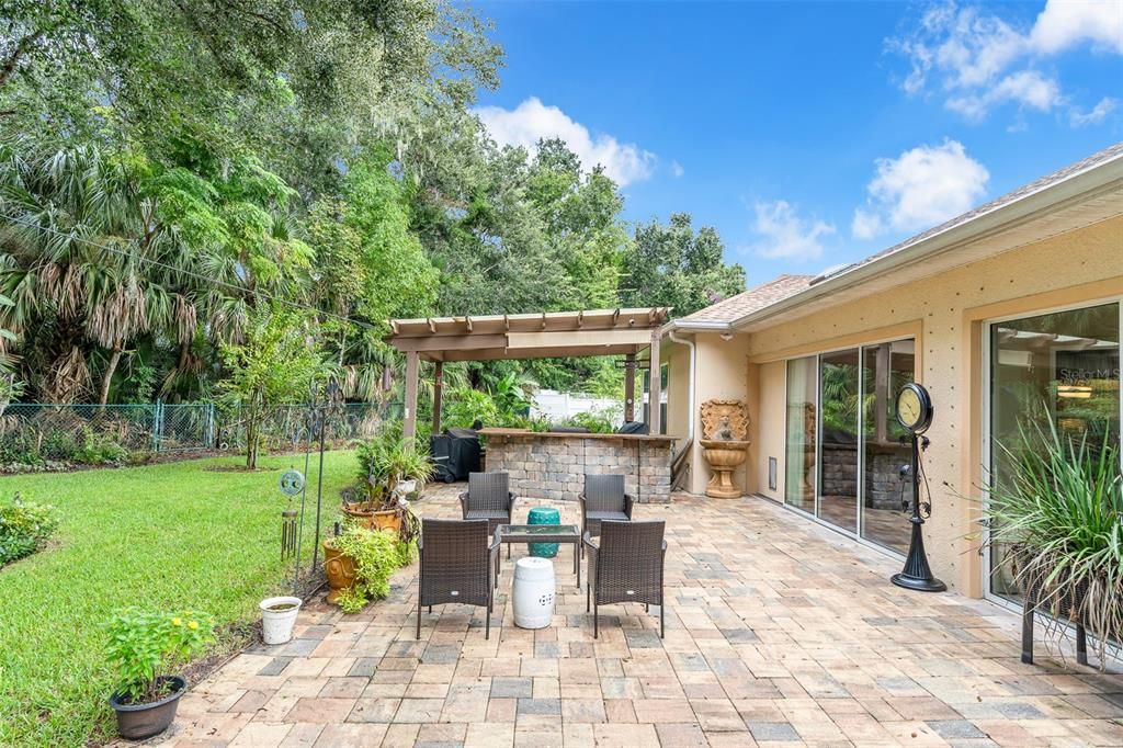 En Venta: $650,000 (4 camas, 3 baños, 3550 Pies cuadrados)