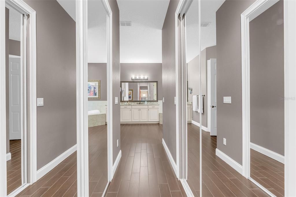 En Venta: $650,000 (4 camas, 3 baños, 3550 Pies cuadrados)