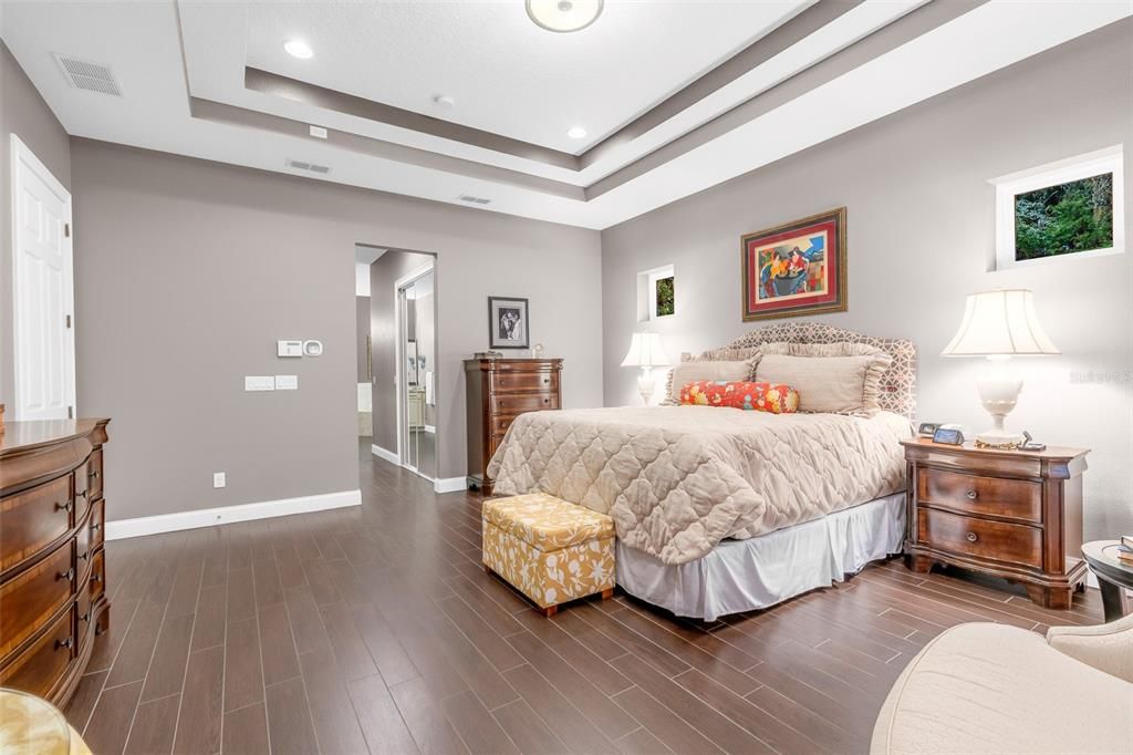 En Venta: $650,000 (4 camas, 3 baños, 3550 Pies cuadrados)