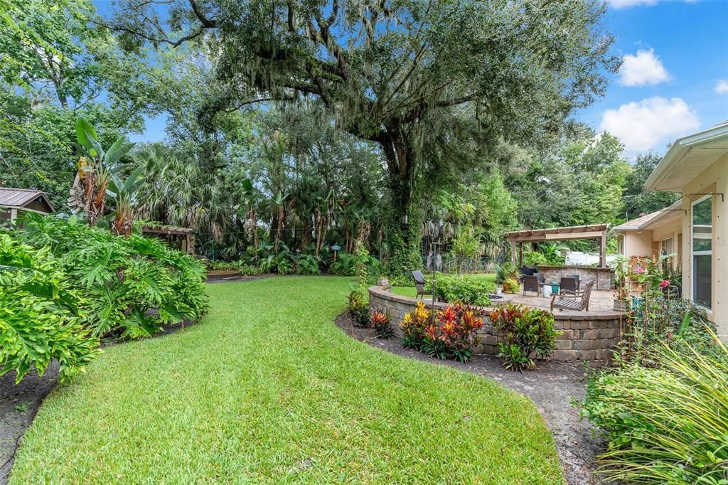 En Venta: $650,000 (4 camas, 3 baños, 3550 Pies cuadrados)
