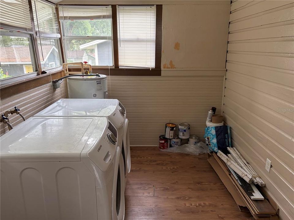 На продажу: $265,000 (3 спален, 1 ванн, 1176 Квадратных фут)