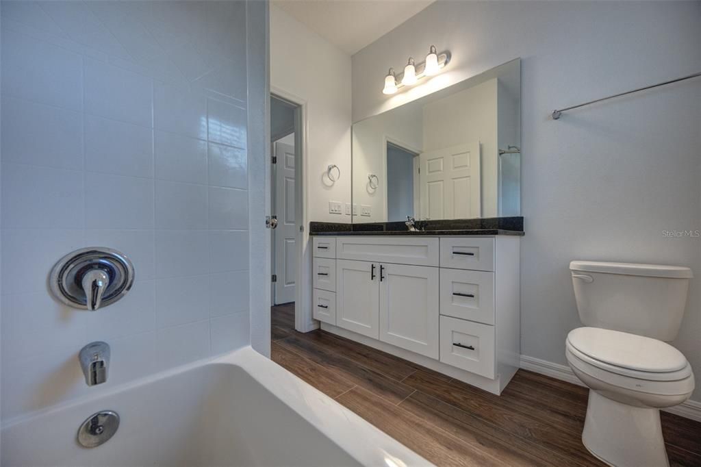 For Sale: $319,000 (3 beds, 2 baths, 1371 Square Feet)