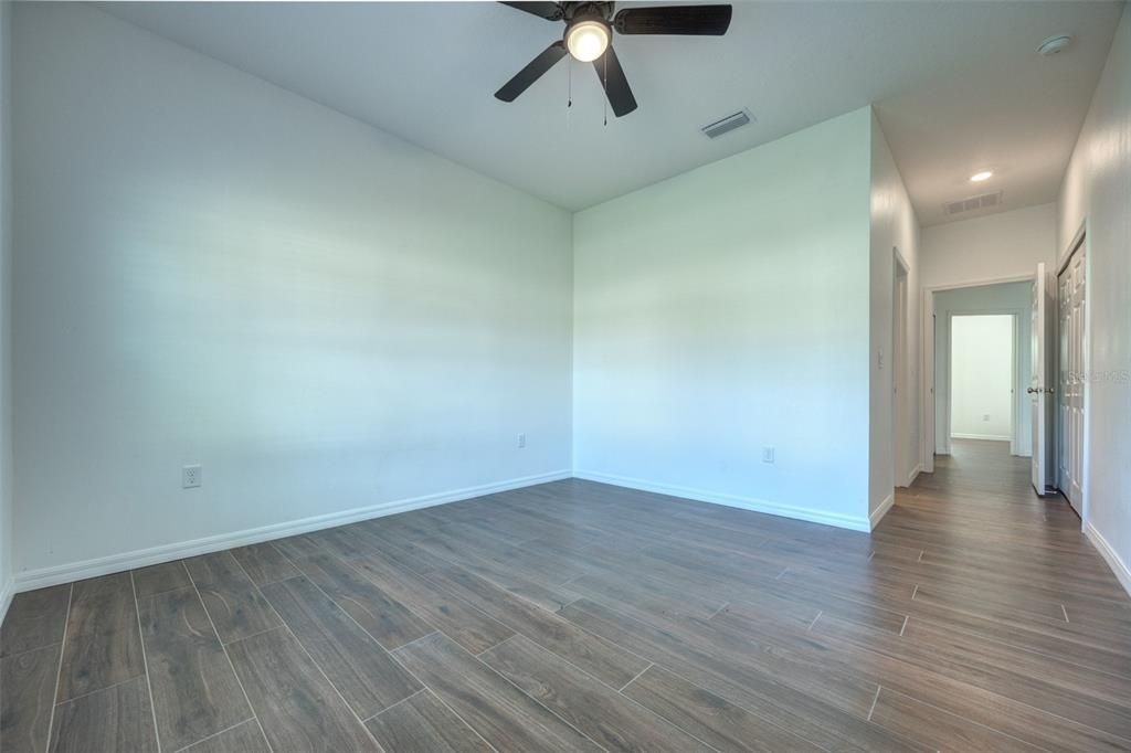 For Sale: $319,000 (3 beds, 2 baths, 1371 Square Feet)