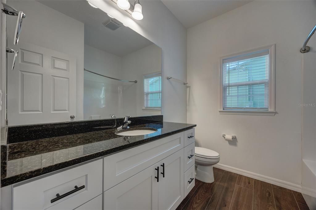 For Sale: $319,000 (3 beds, 2 baths, 1371 Square Feet)