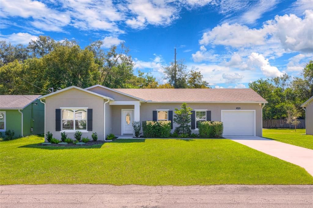 For Sale: $319,000 (3 beds, 2 baths, 1371 Square Feet)