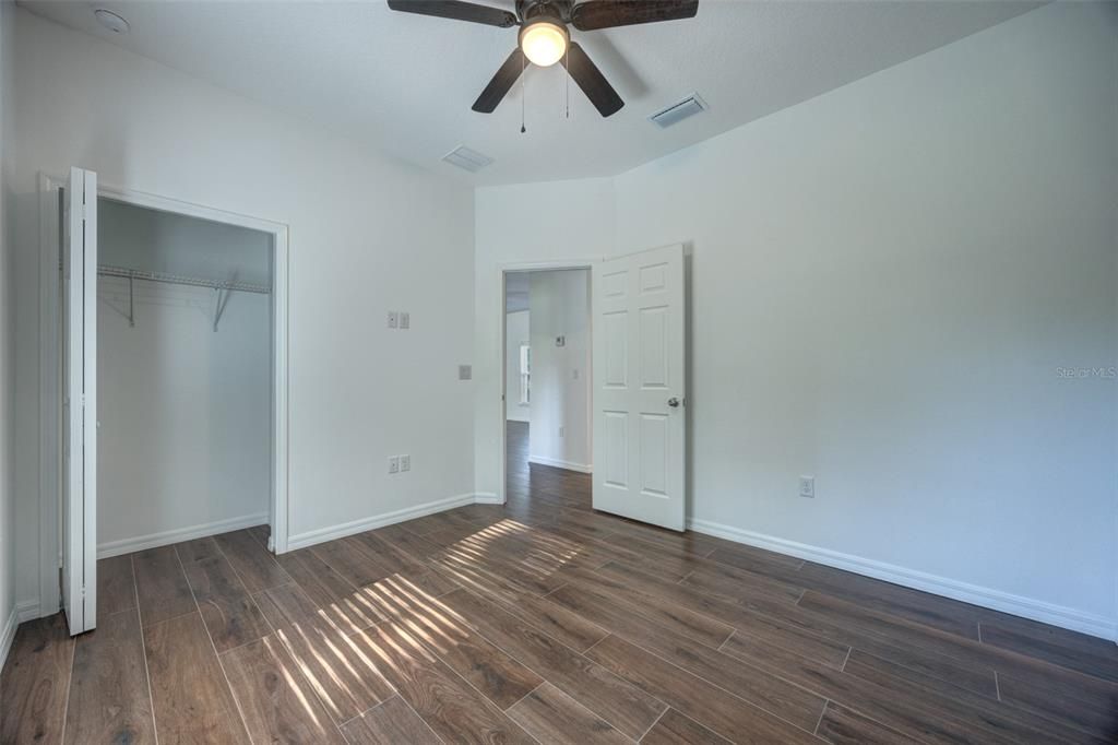 For Sale: $319,000 (3 beds, 2 baths, 1371 Square Feet)