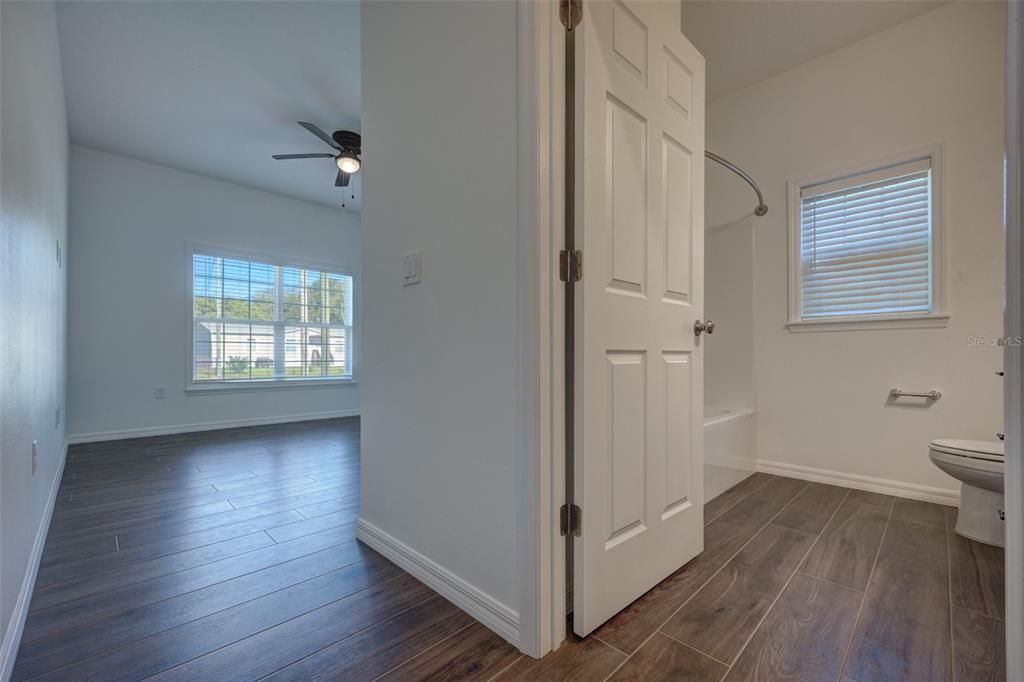 For Sale: $319,000 (3 beds, 2 baths, 1371 Square Feet)