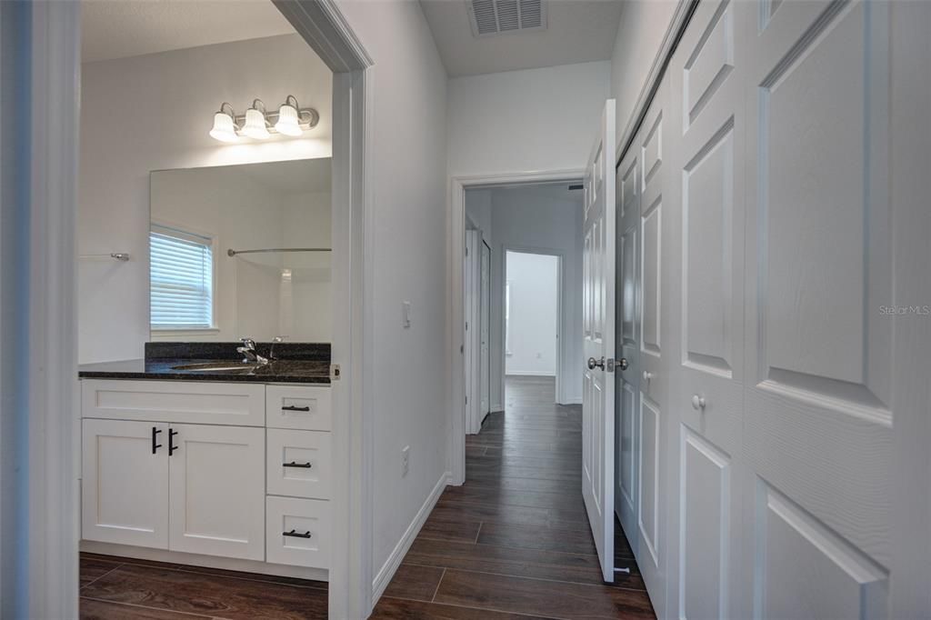 For Sale: $319,000 (3 beds, 2 baths, 1371 Square Feet)