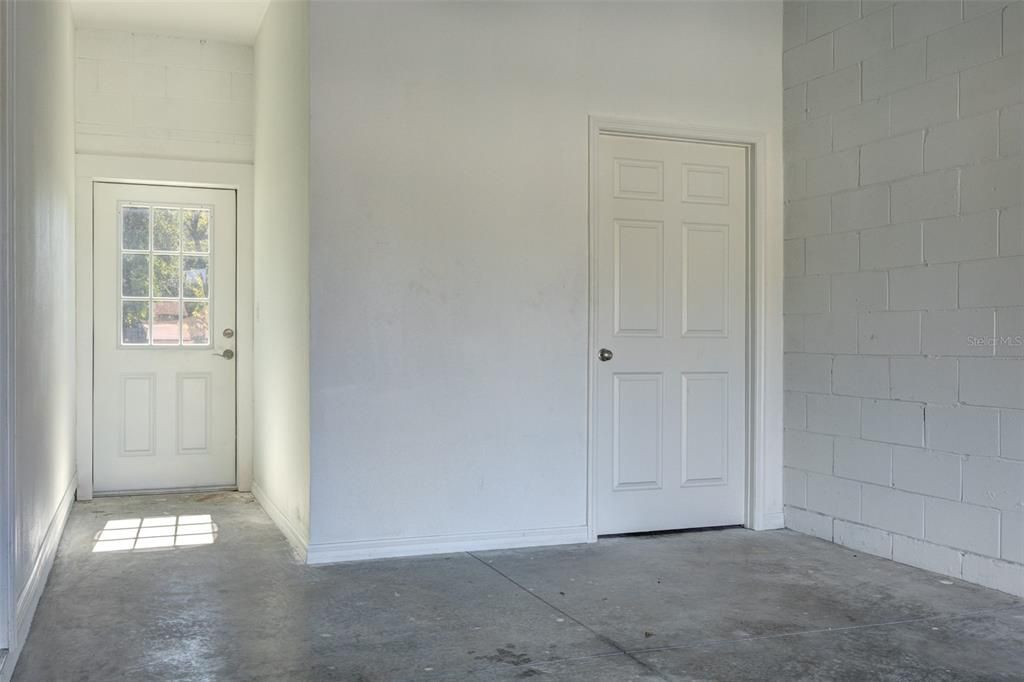 For Sale: $319,000 (3 beds, 2 baths, 1371 Square Feet)