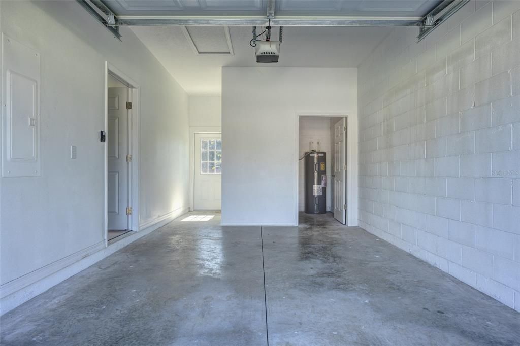 For Sale: $319,000 (3 beds, 2 baths, 1371 Square Feet)