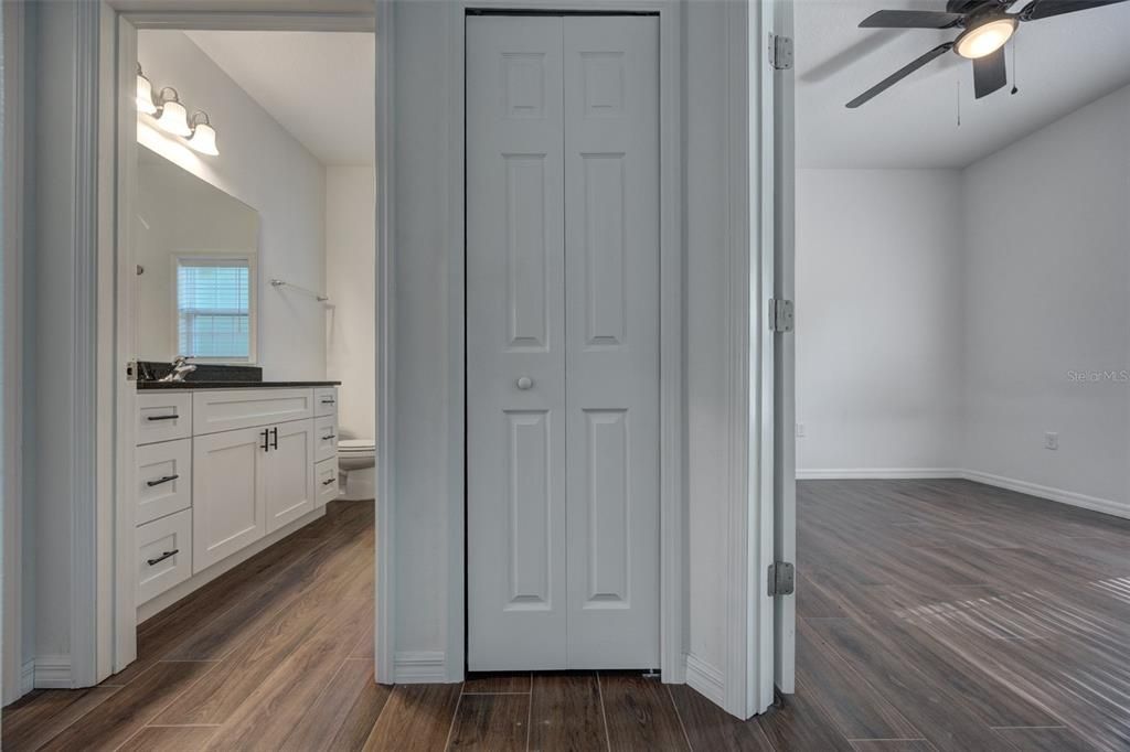 For Sale: $319,000 (3 beds, 2 baths, 1371 Square Feet)