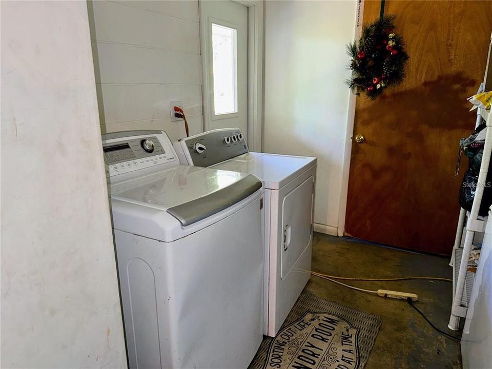 В аренду: $2,300 (3 спален, 2 ванн, 1645 Квадратных фут)