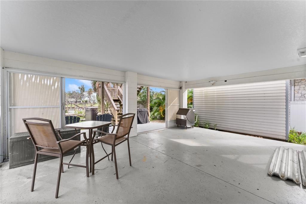 For Sale: $469,900 (2 beds, 2 baths, 1058 Square Feet)