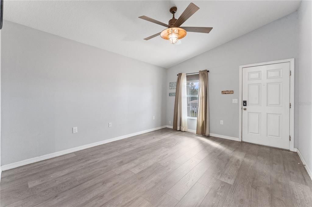 For Sale: $469,900 (2 beds, 2 baths, 1058 Square Feet)