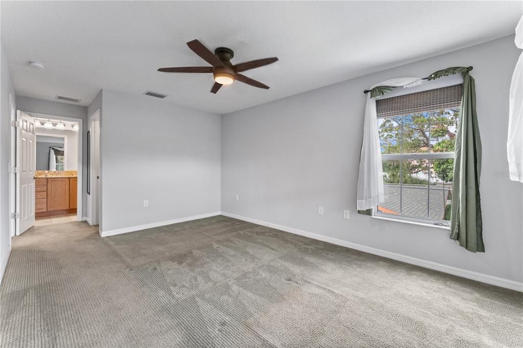 For Sale: $469,900 (2 beds, 2 baths, 1058 Square Feet)
