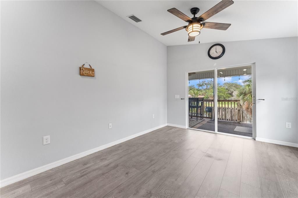 For Sale: $469,900 (2 beds, 2 baths, 1058 Square Feet)