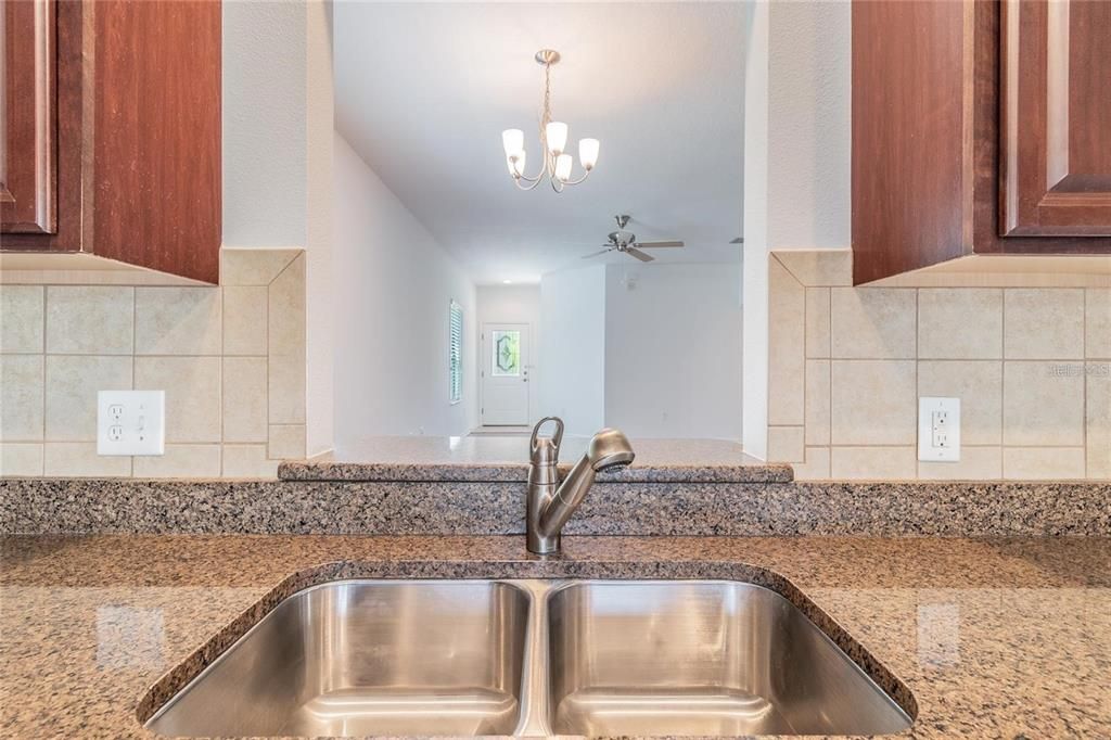 В аренду: $2,550 (4 спален, 2 ванн, 1486 Квадратных фут)