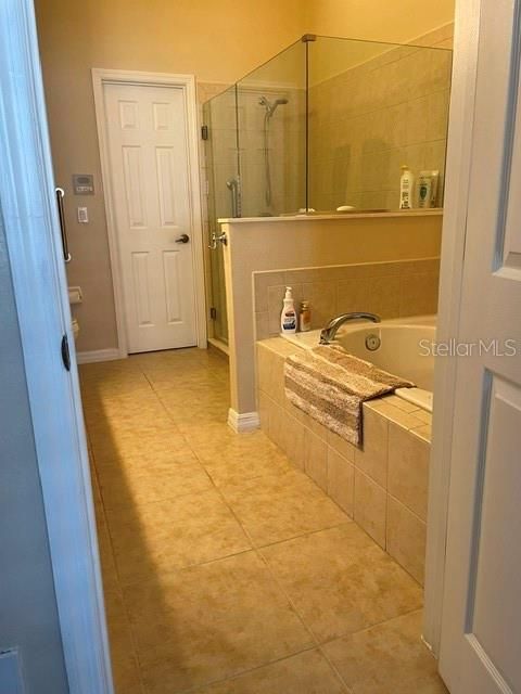 En Venta: $470,000 (4 camas, 3 baños, 2056 Pies cuadrados)