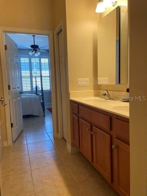En Venta: $470,000 (4 camas, 3 baños, 2056 Pies cuadrados)