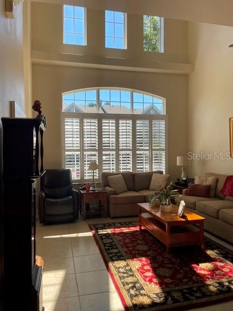 En Venta: $470,000 (4 camas, 3 baños, 2056 Pies cuadrados)