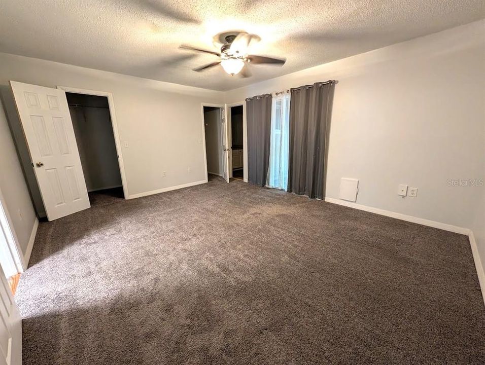 For Sale: $163,500 (3 beds, 2 baths, 1384 Square Feet)