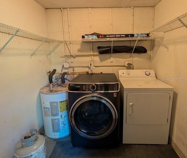 For Sale: $163,500 (3 beds, 2 baths, 1384 Square Feet)