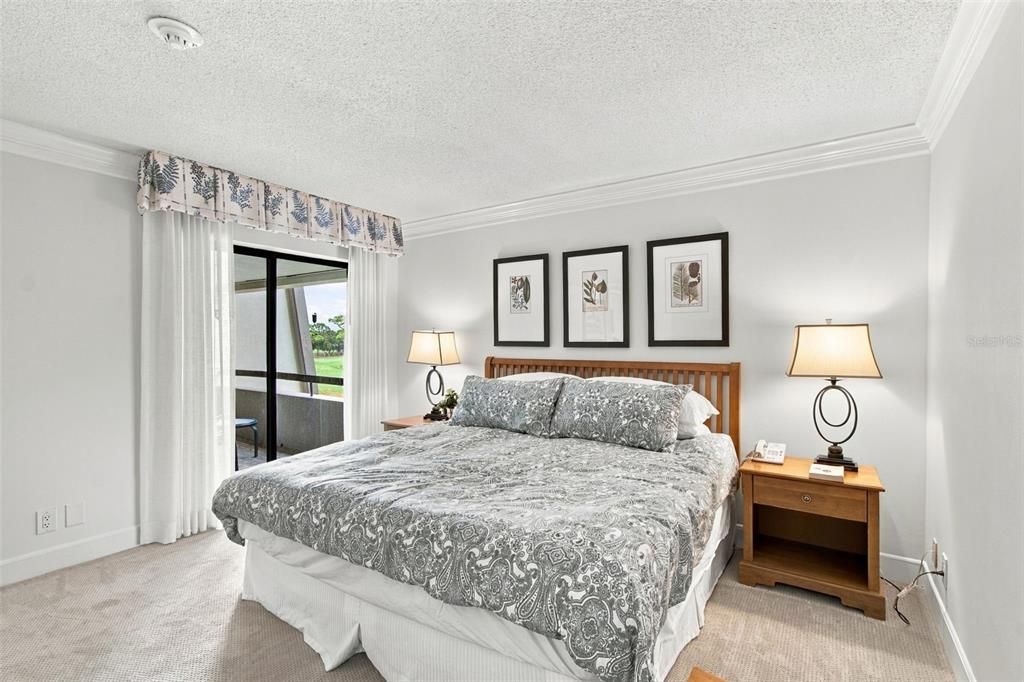 For Sale: $269,000 (1 beds, 1 baths, 825 Square Feet)