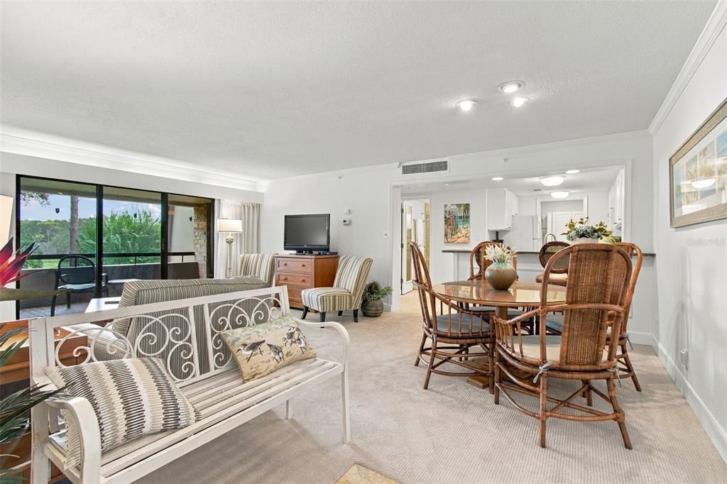 For Sale: $269,000 (1 beds, 1 baths, 825 Square Feet)