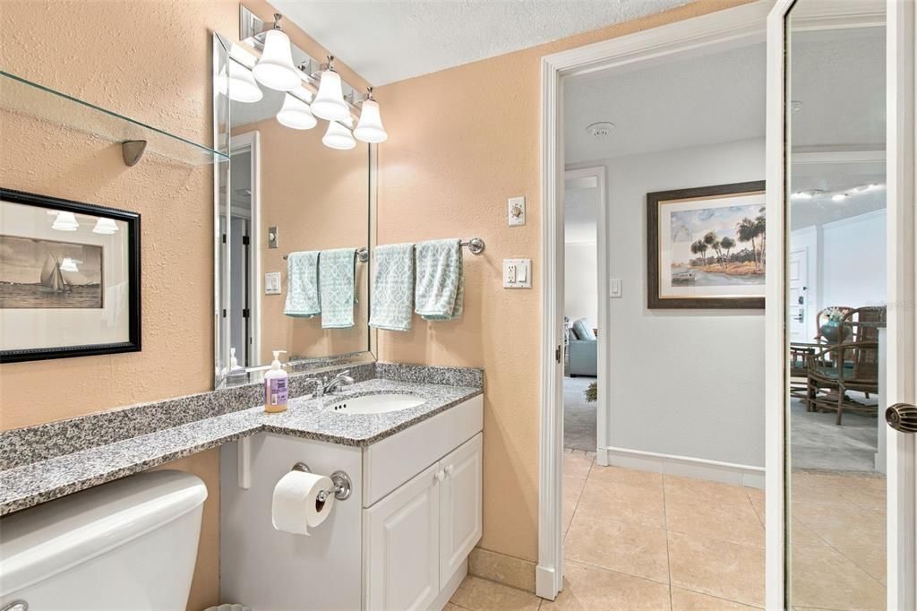 For Sale: $269,000 (1 beds, 1 baths, 825 Square Feet)