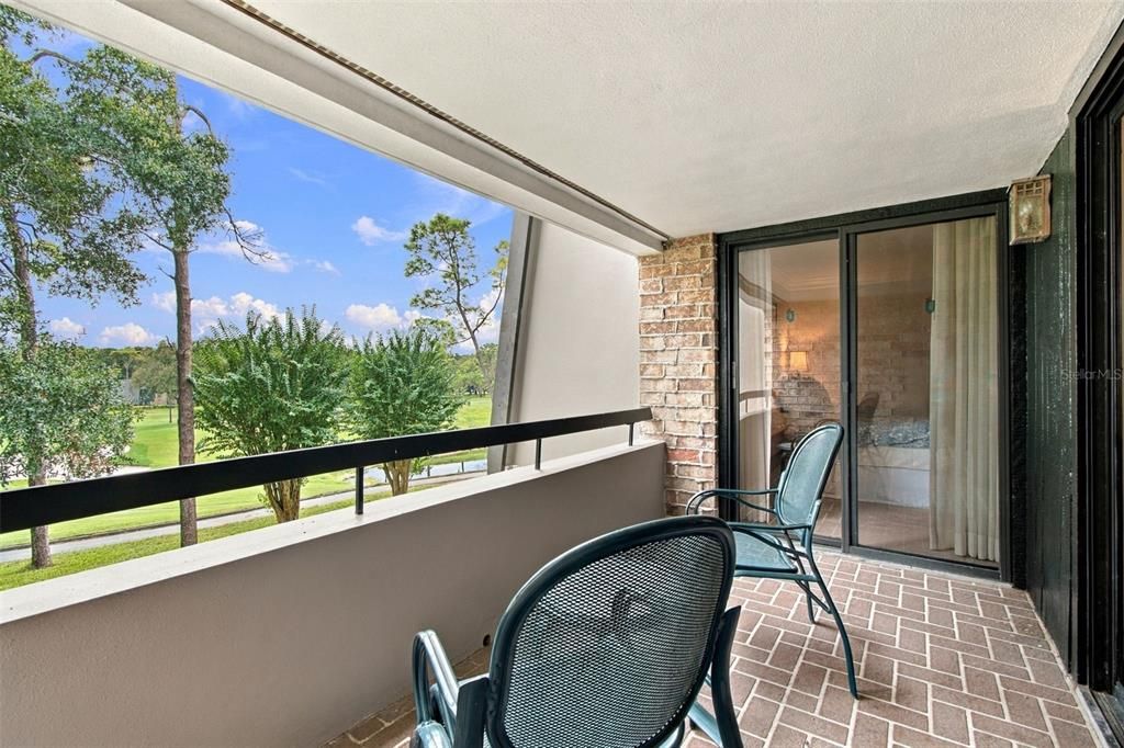 For Sale: $269,000 (1 beds, 1 baths, 825 Square Feet)