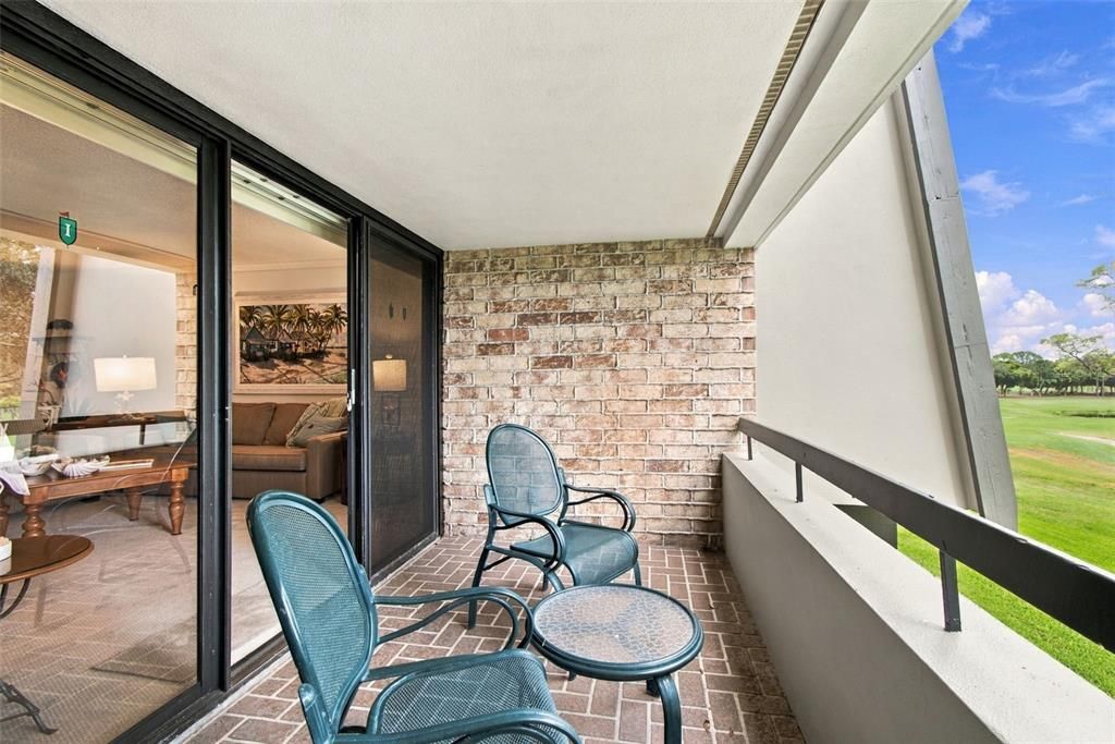 For Sale: $269,000 (1 beds, 1 baths, 825 Square Feet)