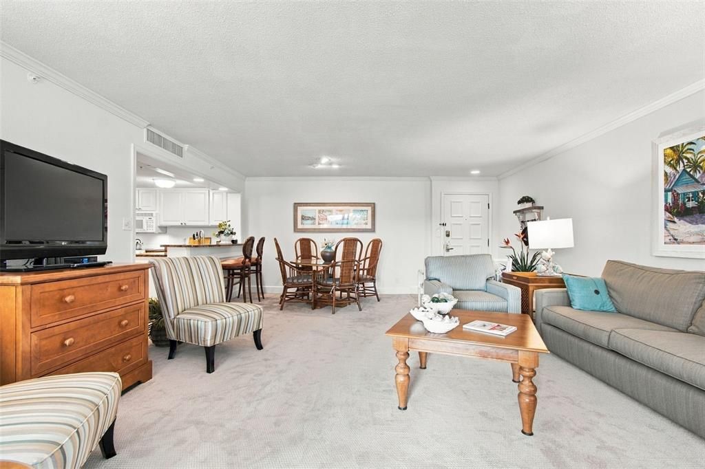 For Sale: $269,000 (1 beds, 1 baths, 825 Square Feet)